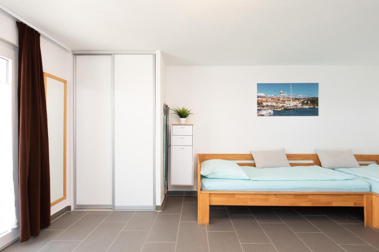 Apartments Oleander Đảo Krk Ngoại thất bức ảnh