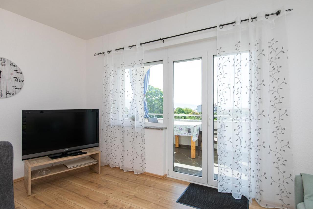 Apartments Oleander Đảo Krk Ngoại thất bức ảnh