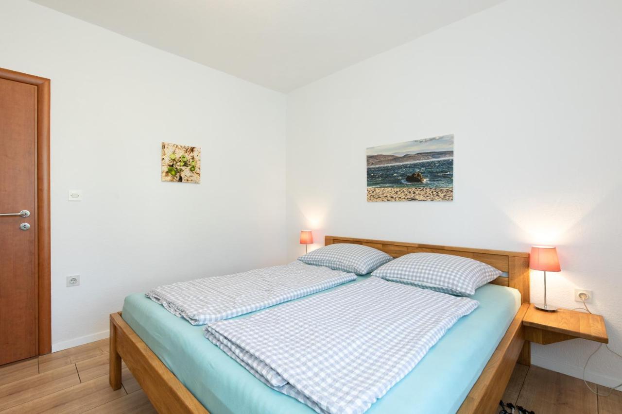 Apartments Oleander Đảo Krk Ngoại thất bức ảnh
