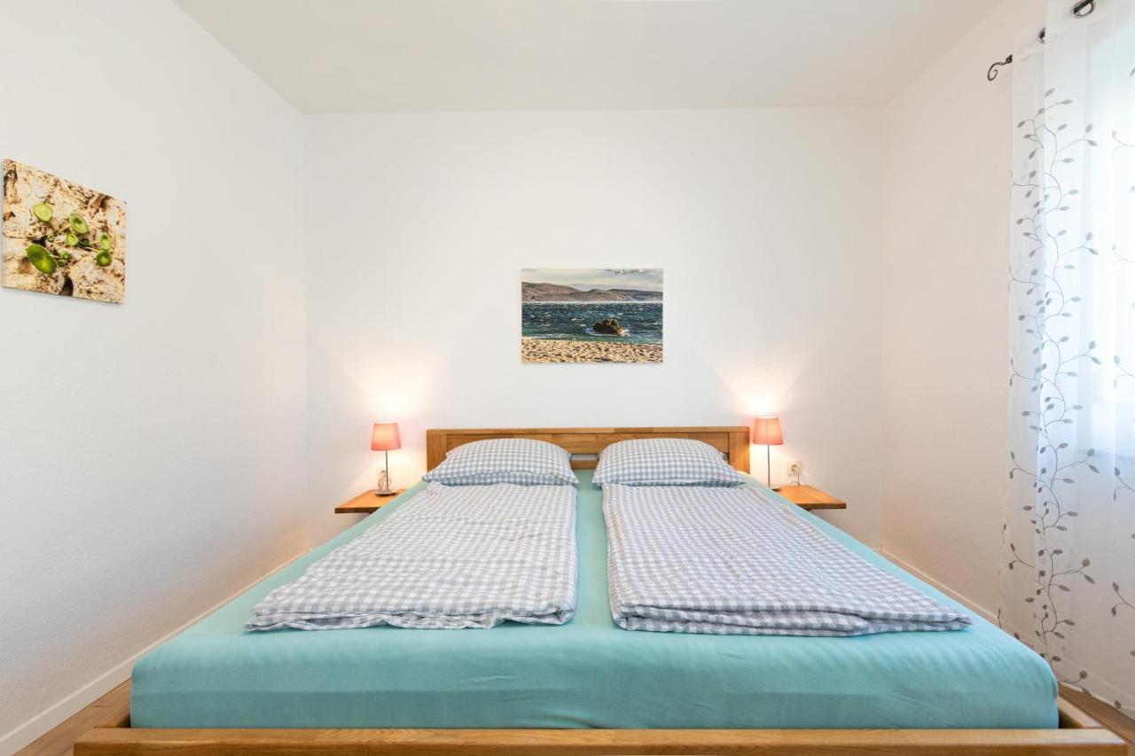 Apartments Oleander Đảo Krk Ngoại thất bức ảnh