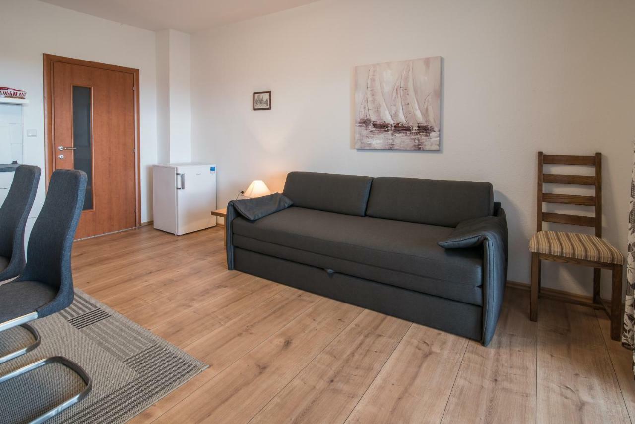 Apartments Oleander Đảo Krk Ngoại thất bức ảnh