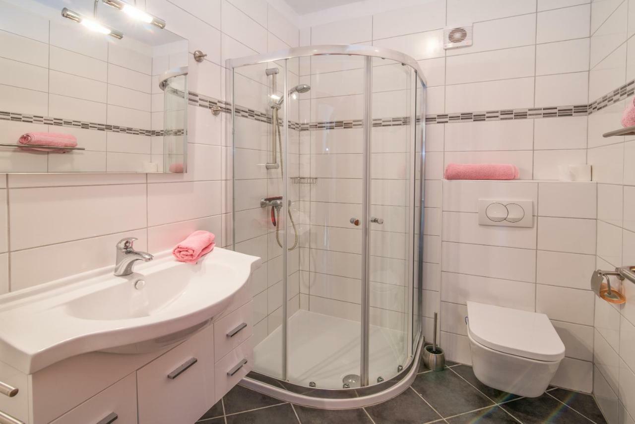 Apartments Oleander Đảo Krk Ngoại thất bức ảnh