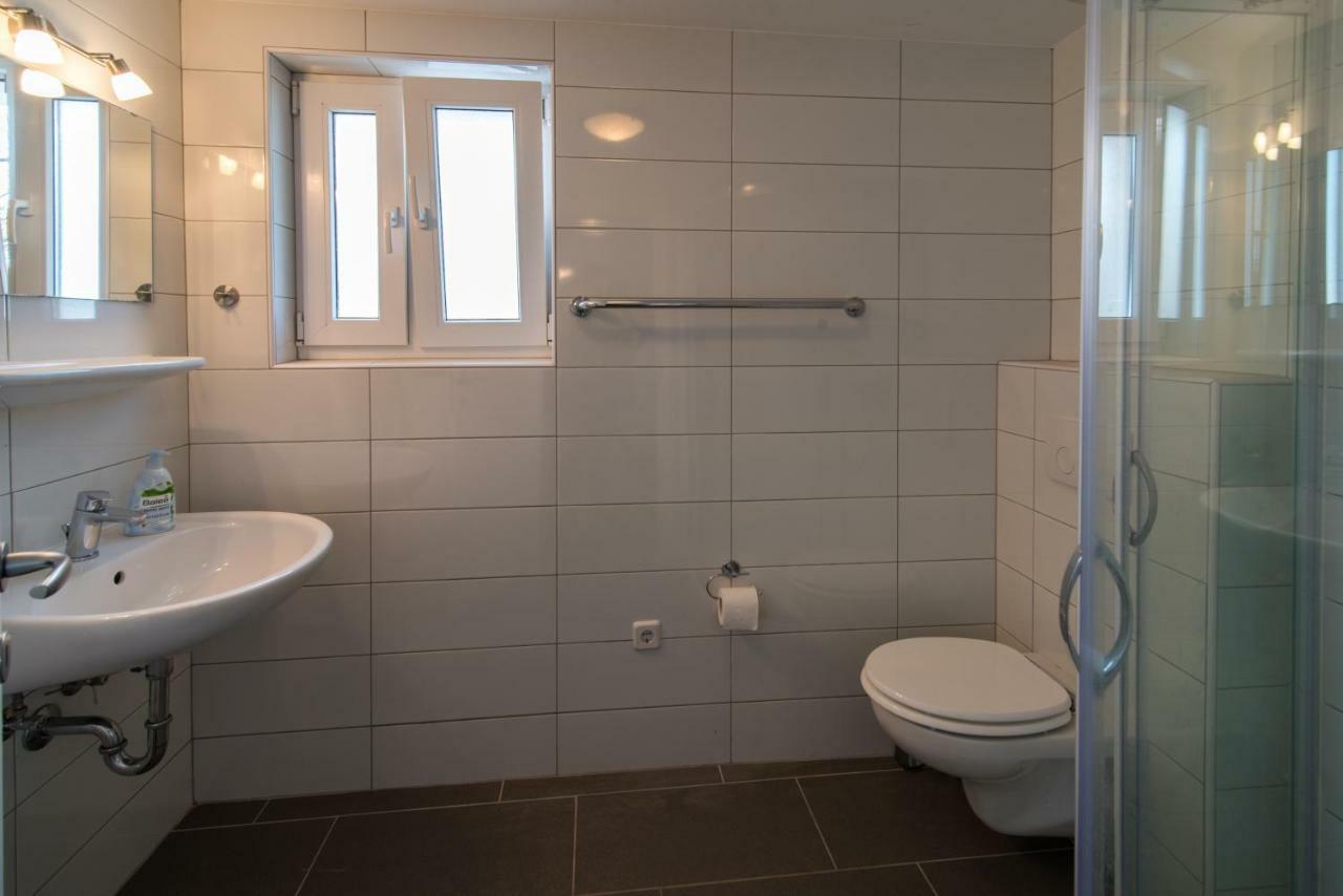 Apartments Oleander Đảo Krk Ngoại thất bức ảnh