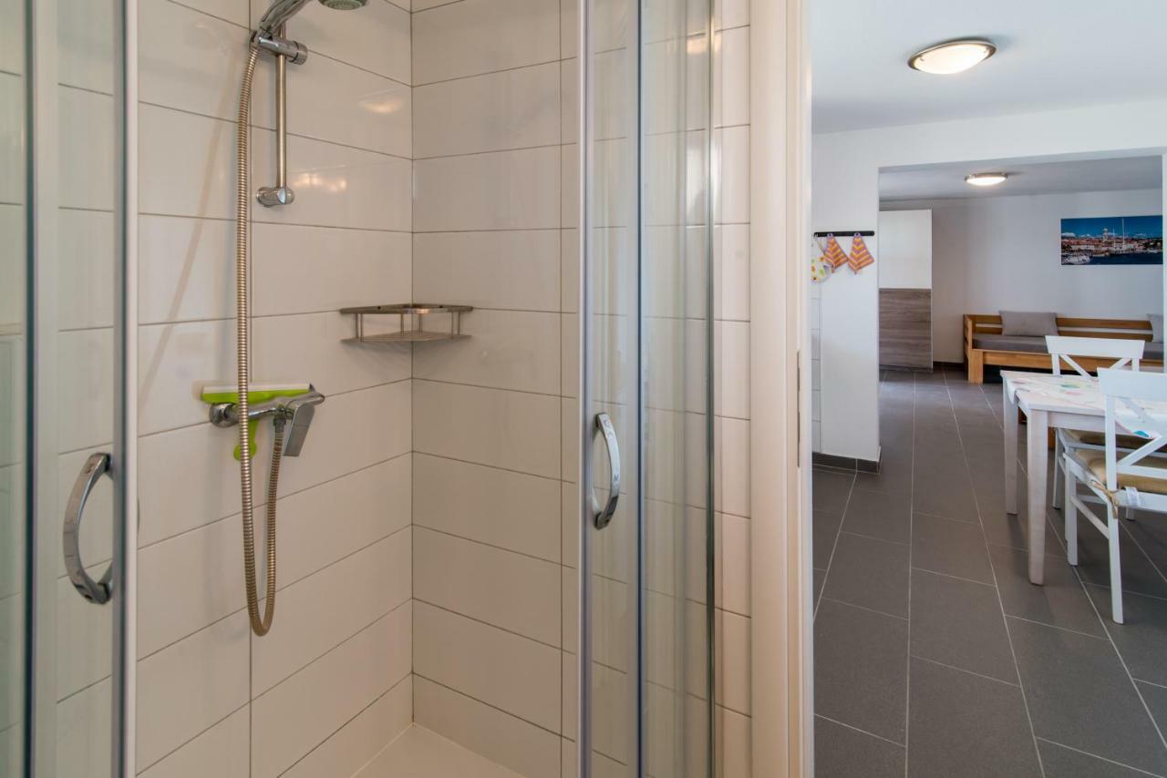 Apartments Oleander Đảo Krk Ngoại thất bức ảnh