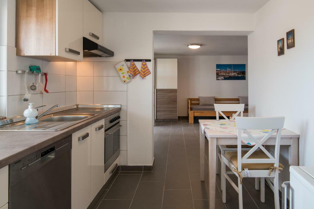 Apartments Oleander Đảo Krk Ngoại thất bức ảnh